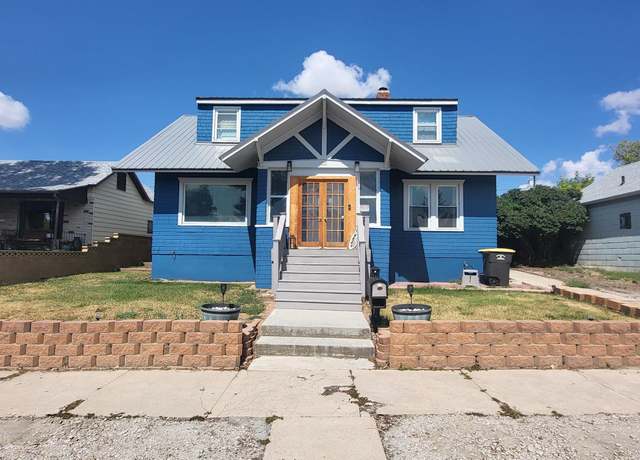 Property at 711 W Buffalo St, Rawlins, WY 82301, 4 beds, 1 bath