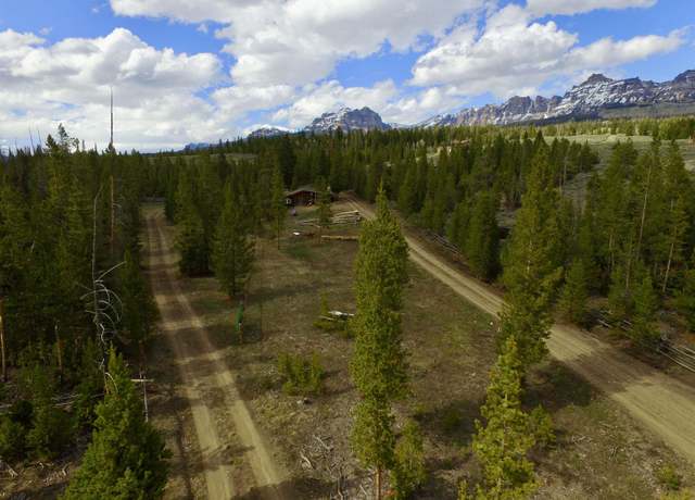 Property at 6 High Country Dr, Dubois, WY 82513, 2 beds, 1 bath