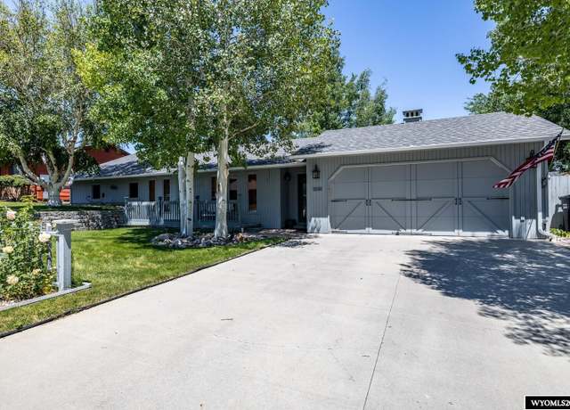 Property at 5030 E 16th, Casper, WY 82609, 3 beds, 2 baths