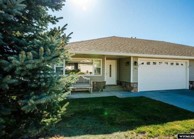 Property at 1291 Eagle View Dr, Buffalo, WY 82834, 2 beds, 2 baths