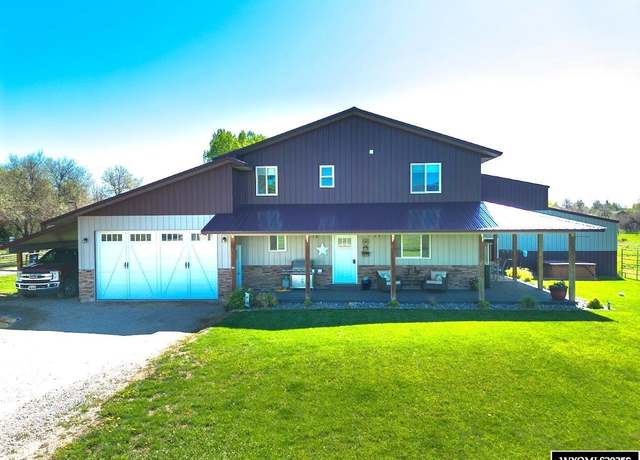 Property at 200 Irwin Ln, Lander, WY 82520, 3 beds, 1.75 baths