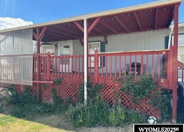 Property at 3800 Sunset Dr #3 Dr, Rock Springs, WY 82901, 3 beds, 2 baths