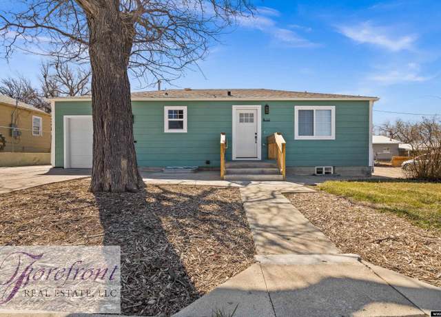Property at 1427 E 12th St, Casper, WY 82601, 5 beds, 2 baths