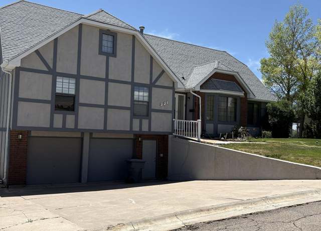 Property at 221 Rimrock Dr, Evanston, WY 82930, 4 beds, 3 baths