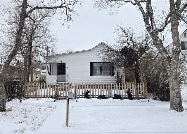 Property at 721 Warren, Thermopolis, WY 82443, 2 beds, 1 bath