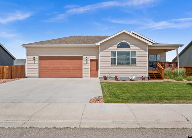Property at 2130 Kalina Trl, Bar Nunn, WY 82601, 5 beds, 3 baths
