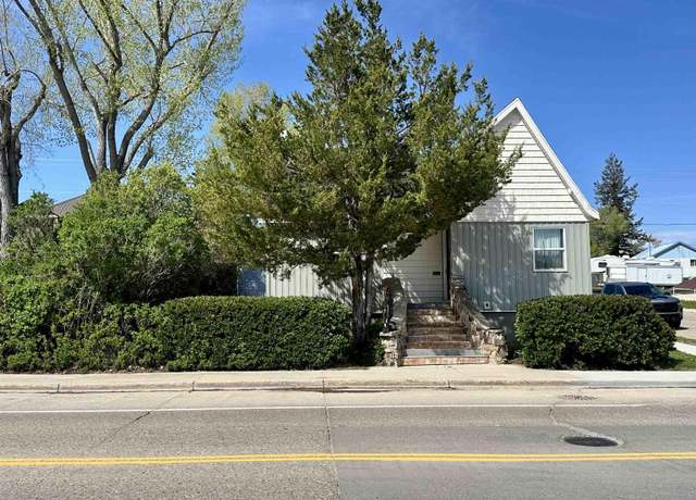 Property at 1023 Pine Ave Ave, Kemmerer, WY 83101, 3 beds, 2.5 baths