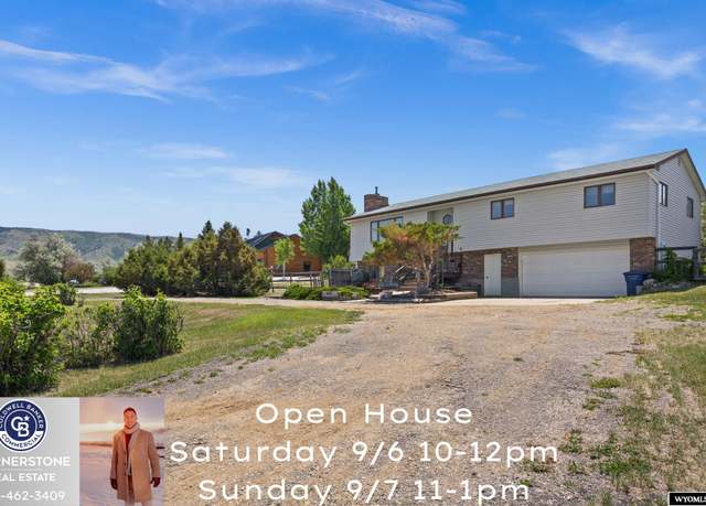 Property at 4450 S Skyline Rd, Casper, WY 82604, 3 beds, 2.5 baths