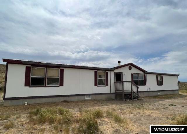 Property at 156 Elm St, Kemmerer, WY 83101, 4 beds, 2 baths