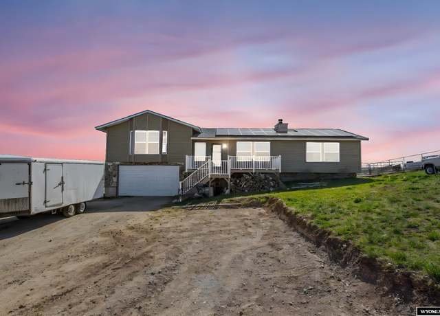 Property at 247 Loop Rd, Evanston, WY 82930, 6 beds, 2 baths