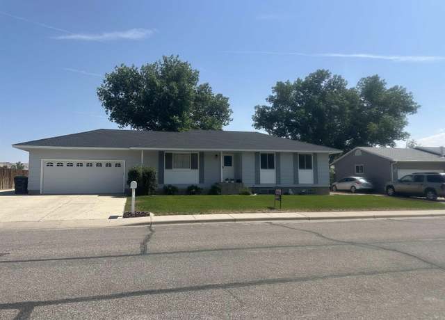 Property at 1725 Massachusetts Ct, Green River, WY 82935, 5 beds, 2 baths