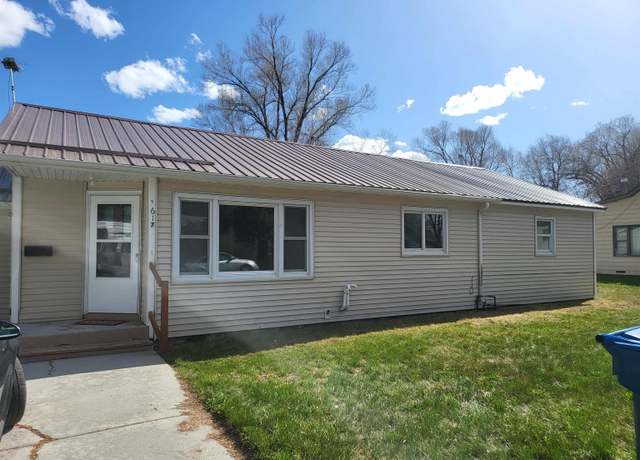 Property at 617 Spencer St, Riverton, WY 82501, 3 beds, 1 bath