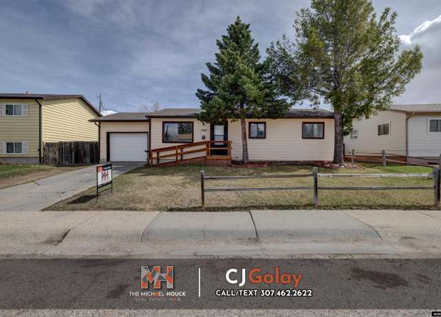 Property at 1725 Glendale Ave, Casper, WY 82601, 3 beds, 1 bath