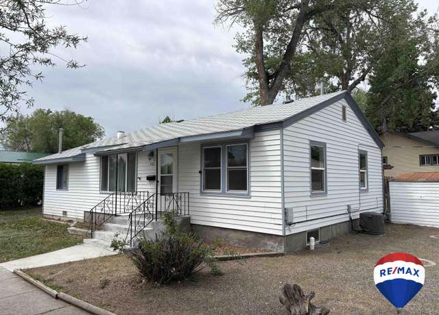 Property at 420 S 6th St, Riverton, WY 82501, 3 beds, 2 baths