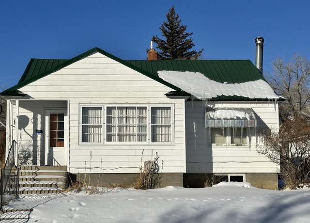 Property at 1012 7th St, Rawlins, WY 82301, 3 beds, 1.75 baths