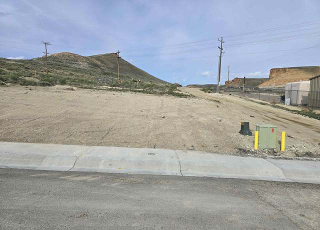 Property at 815 River View Dr, Green River, WY 82935