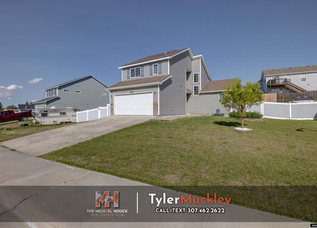 Property at 2465 S Fairdale, Casper, WY 82609, 3 beds, 2.5 baths
