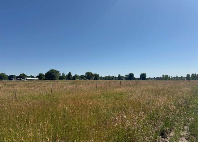 Property at 45 Red Feather Rd, Riverton, WY 82501