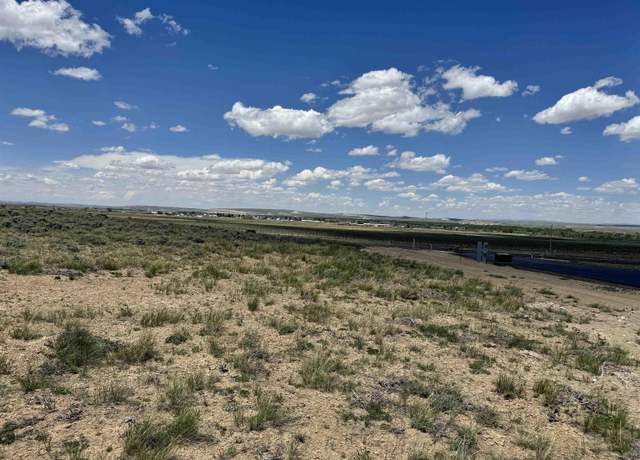 Property at 308 Cutthroat Dr, Saratoga, WY 82331