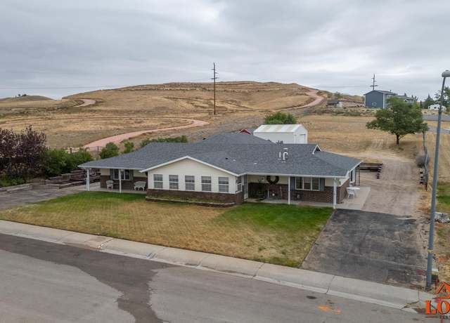 Property at 803 Logsdon Ln, Douglas, WY 82633, 3 beds, 2 baths