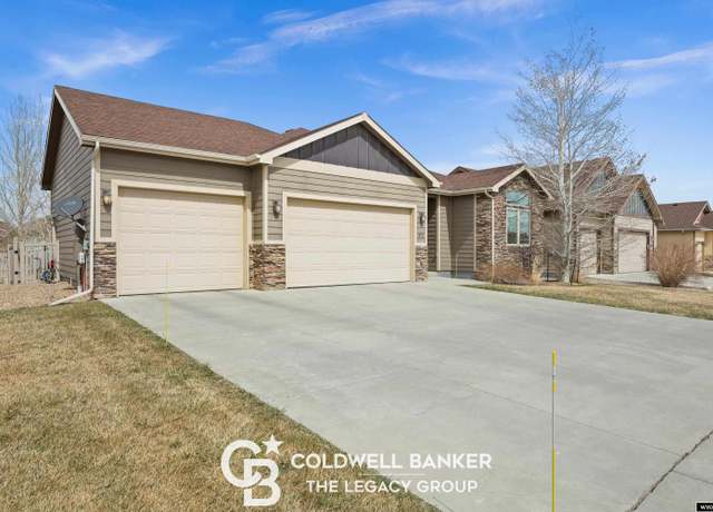 Property at 972 Cornwall St, Casper, WY 82609, 4 beds, 3 baths