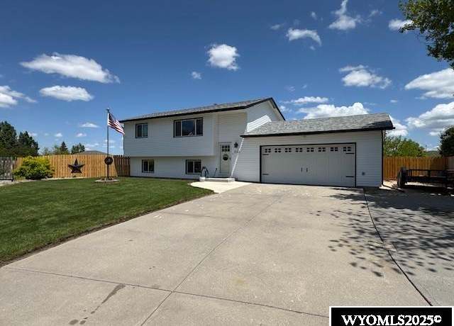 Property at 2122 E 23rd St, Casper, WY 82601, 4 beds, 2 baths