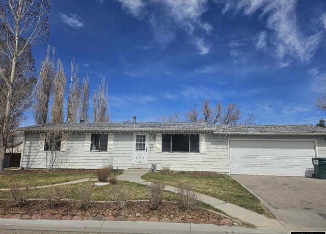 Property at 212 Mountain Rd, Rock Springs, WY 82901, 4 beds, 2 baths