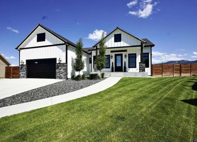 Property at 3685 Timber Wolf Ct, Casper, WY 82604, 5 beds, 3 baths