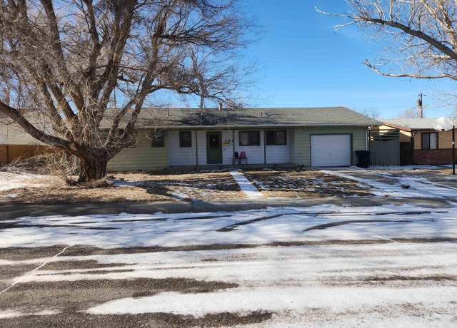 Property at 104 Dahlia St, Casper, WY 82604, 5 beds, 2.5 baths