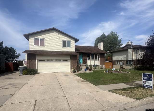 Property at 325 Hathaway Ave, Evanston, WY 82930, 3 beds, 3 baths