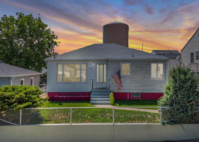 Property at 932 Jefferson Ave, Rock Springs, WY 82901, 4 beds, 1 bath