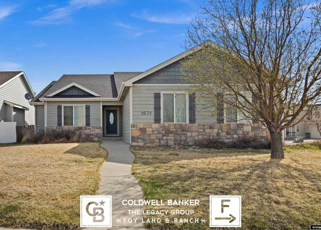 Property at 1671 Heathrow Ave, Casper, WY 82609, 3 beds, 2 baths