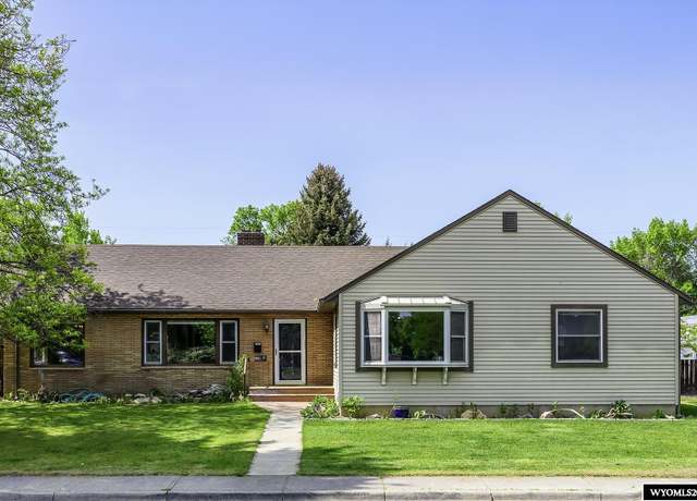 Property at 508 17th St, Cody, WY 82414, 6 beds, 3 baths