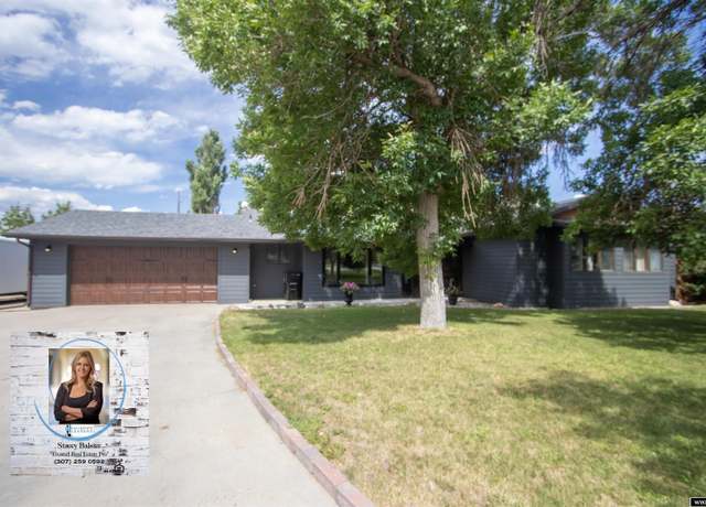Property at 620 W 47th St, Casper, WY 82601, 3 beds, 2.5 baths