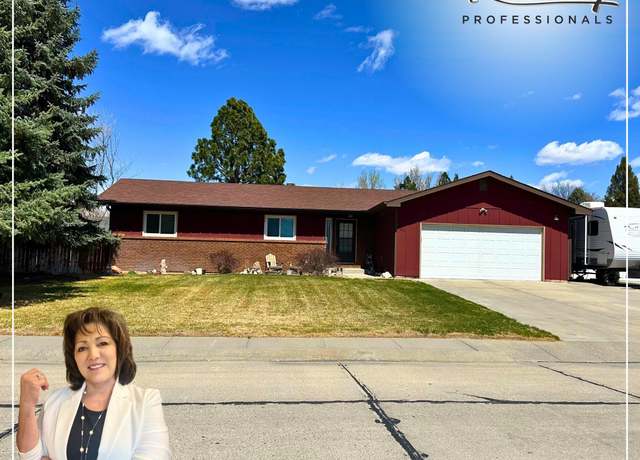 Property at 940 E 24th Ave, Torrington, WY 82240, 4 beds, 3 baths