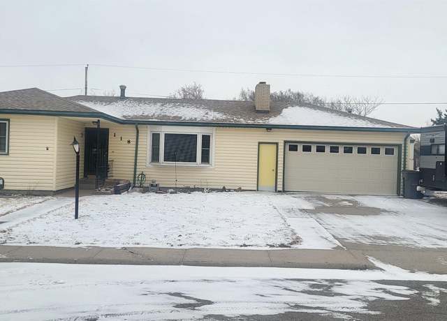 Property at 118 E Brooks St, Rawlins, WY 82301, 4 beds, 1.75 baths