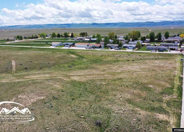 Property at 502 Emigrant Dr, Glenrock, WY 82637