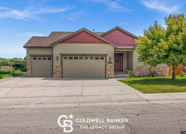 Property at 1383 Donegal St, Casper, WY 82609, 5 beds, 4 baths