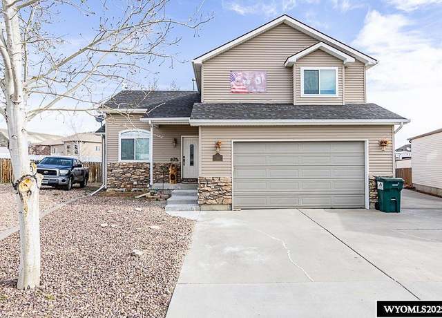 Property at 138 Magnolia Circle Cir, Rock Springs, WY 82901, 4 beds, 3.5 baths