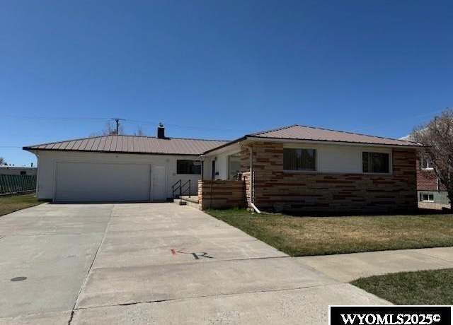 Property at 1219 Cedar Ave, Kemmerer, WY 83101, 3 beds, 1.75 baths