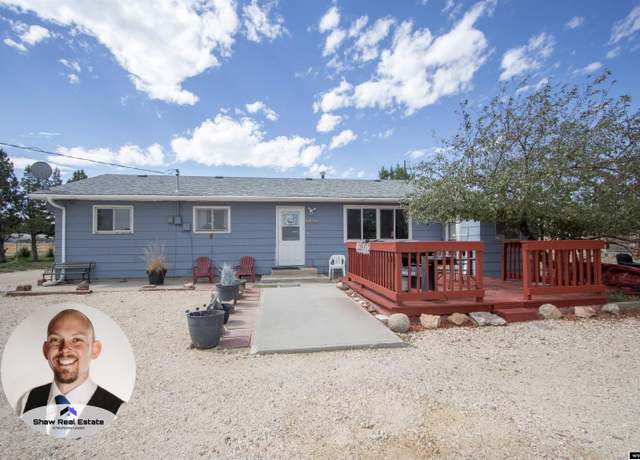 Property at 1235 Chamberlin Rd, Casper, WY 82601, 4 beds, 1 bath