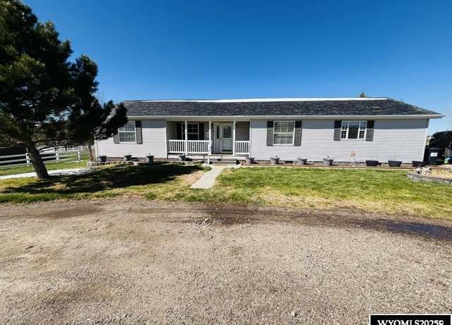 Property at 11 Ridgewater Rd, Douglas, WY 82633, 3 beds, 2 baths