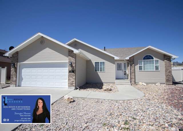 Property at 1960 Waterford, Casper, WY 82609, 3 beds, 2 baths