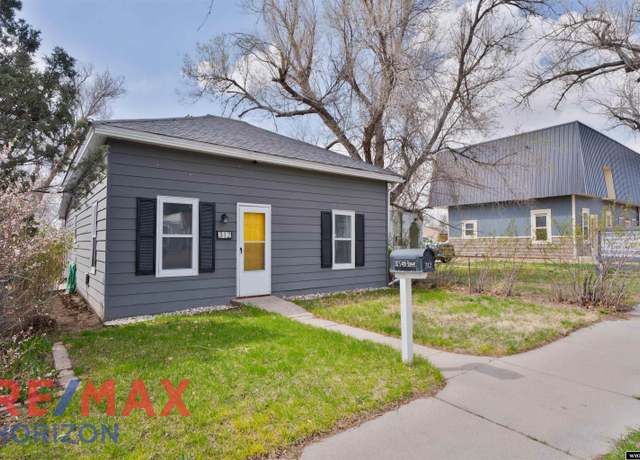 Property at 312 S 4th St, Douglas, WY 82633, 2 beds, 1 bath