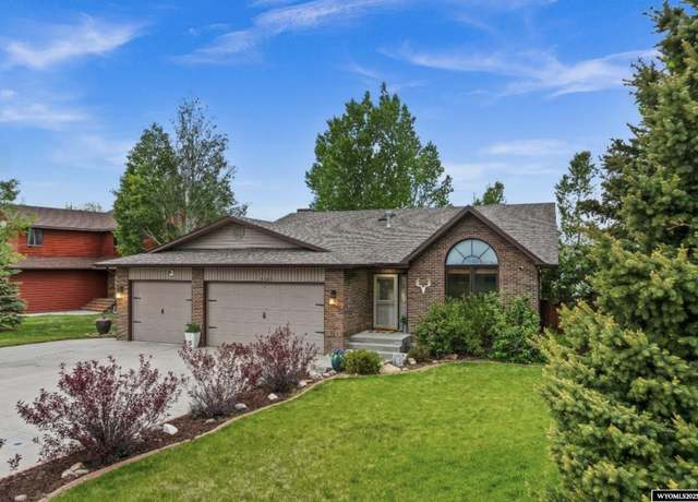 Property at 4040 Grizzly, Casper, WY 82604, 3 beds, 3 baths