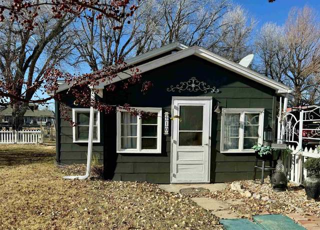 Property at 110 N Veterans St, Saratoga, WY 82331, 2 beds, 1 bath