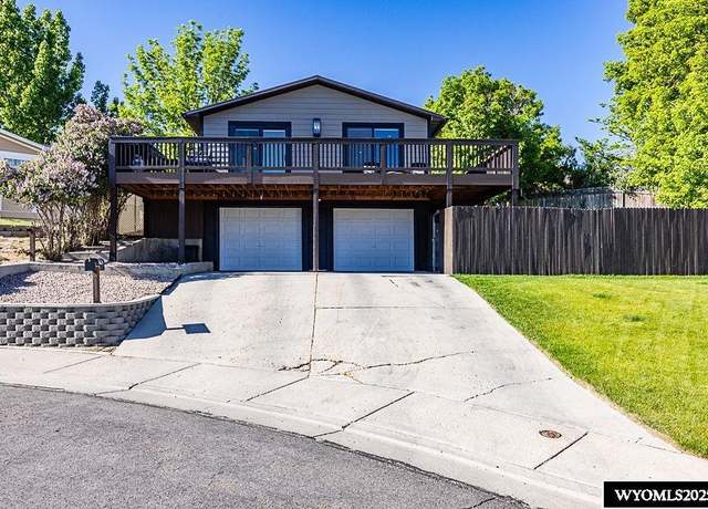 Property at 140 Sioux Cir, Green River, WY 82935, 4 beds, 2 baths