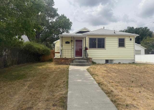 Property at 234 11th St, Rawlins, WY 82301, 3 beds, 1.75 baths