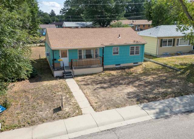 Property at 1841 Kit Carson Ave, Casper, WY 82604, 4 beds, 1.75 baths