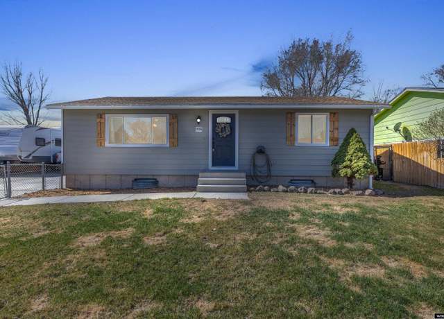 Property at 1530 Wyoming Dr, Green River, WY 82935, 4 beds, 1.5 baths